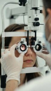 2859232c-622c-43e5-8fad-5efc20c27d73-169x300 Lentes Coloridas Naturais: Realce Sem Fantasia