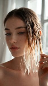 2eb741d0-4162-4b69-83a1-cc40dffe3081-169x300 Pontas Duplas: o Problema que Afina Seu Cabelo