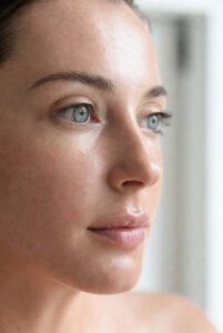 8e06ee74-b8ab-4520-8ae7-11384bfead34-201x300 Pós-Procedimento: 5 Passos para Reparar a Barreira